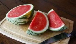 网红直播吃的小绿瓜